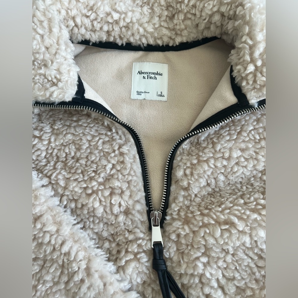 Abercrombie Faux Fur Cream Pullover Quarter Zip - Picture 5 of 9